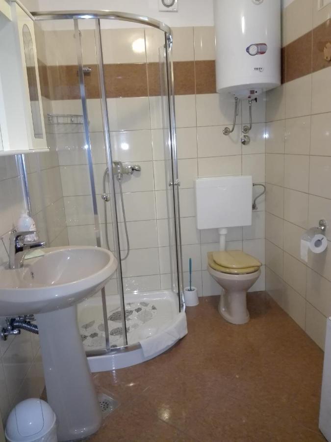 Bernik Rooms Plomin Eksteriør billede